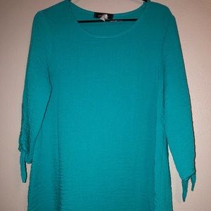 women’s 3/4 sleeve shirt